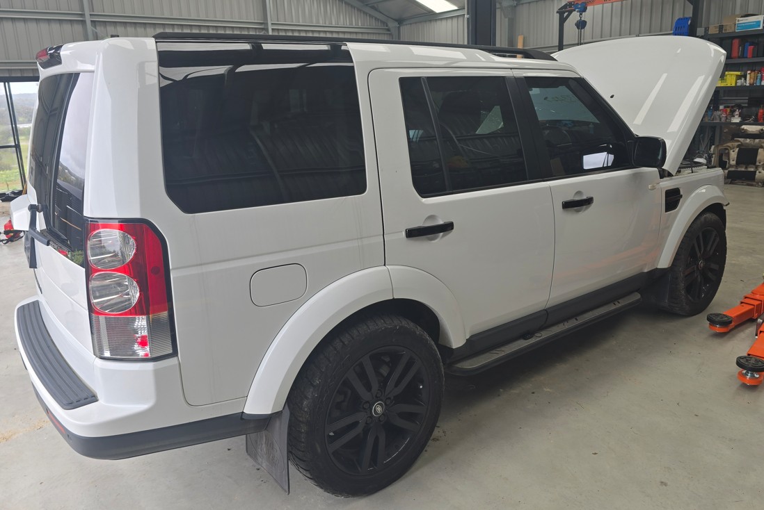 Discovery 4 in workshop before tune